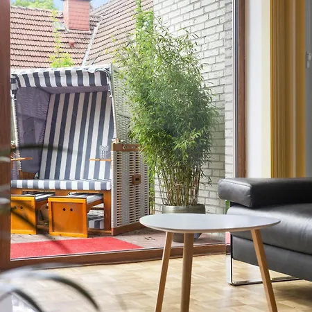 - By Living Apartament *